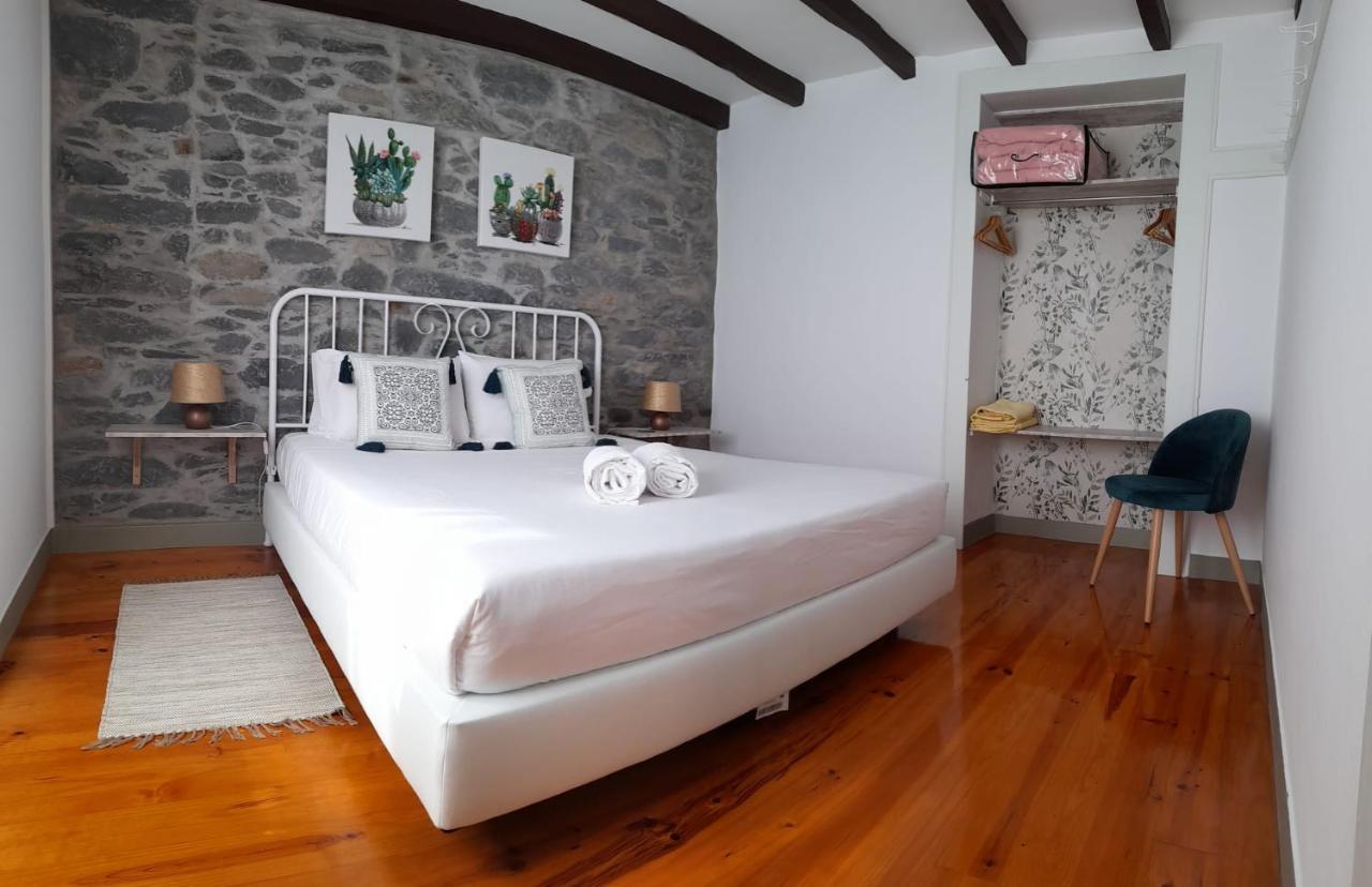 Готель Casa Velha D Fernando E Casa Avo Augusta Рібейра-Брава Екстер'єр фото